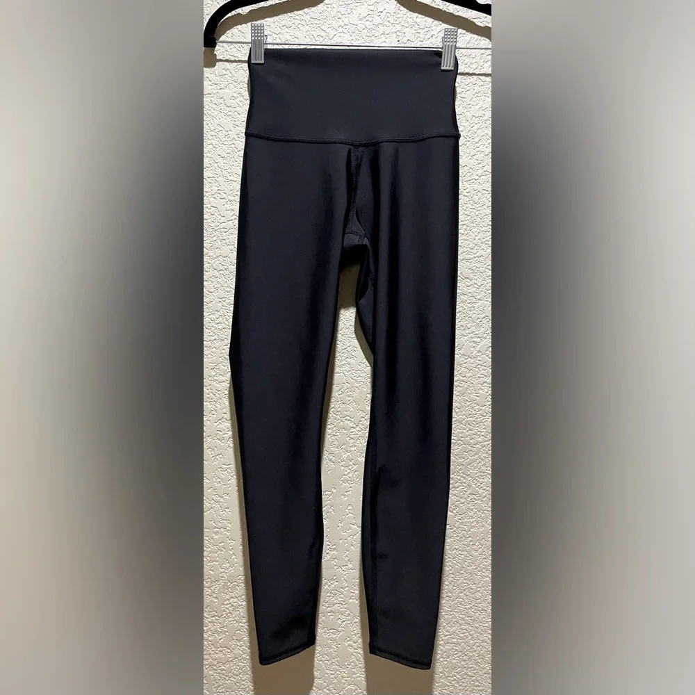 NWOT Alo Yoga High Waisted Airlift Leggings Black Color Size XXS